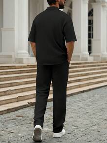 Manfinity Homme 男士加大码衬衫套装，泡泡褶皱面料立领衬衫搭配抽绳西裤，外出聚会必备单品，送给丈夫的理想礼物 - 黑色 - 查看 2