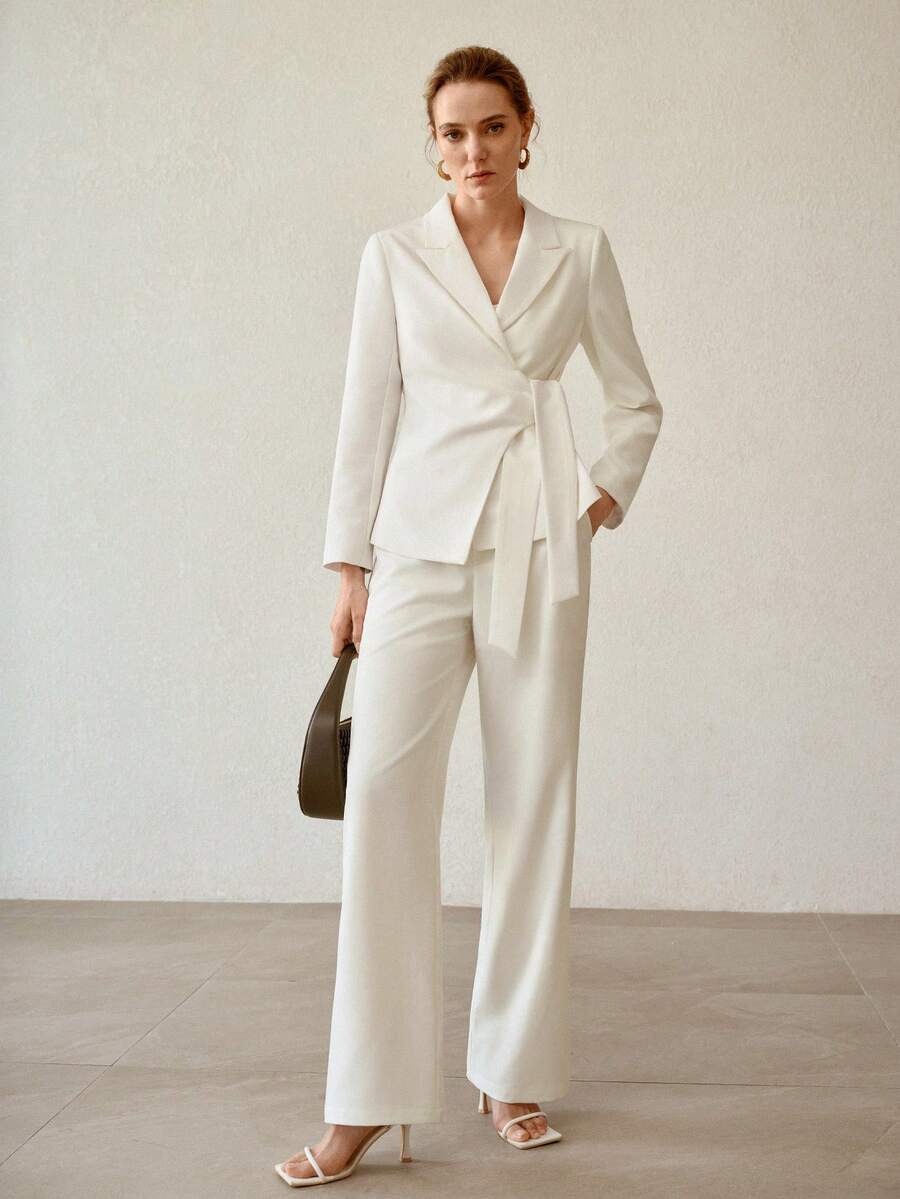 MOTF PREMIUM 裹身结修身西装外套 - 白色 - 查看 1