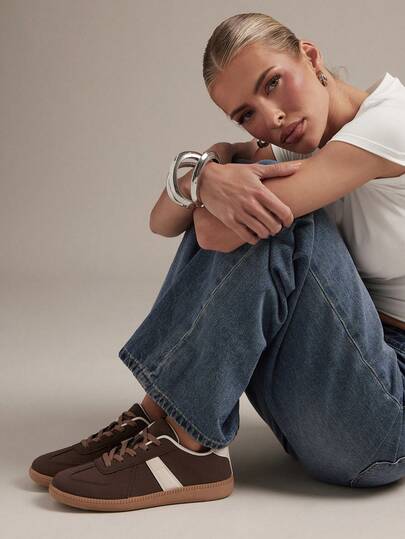 Hauture 畅销女款仿德国训练鞋复古系带圆头橡胶底白棕色运动鞋 - 经典百搭必备