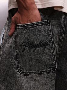 PLAYBOY X SUMWON Pantalones cortos de verano casuales para hombres de pierna ancha, longitud hasta la rodilla, con lavado vintage, de mezclilla, con cordón en la cintura - Negro - Ver 6
