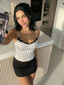 Sweetina Áo hai dây nữ thanh lịch họa tiết chấm bi viền ren cho mùa hè - Đen và trắng - Xem 5