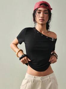 SoleilVie 女士新款斜肩短袖领纽扣装饰修身露脐上衣单侧露肩上衣女士短袖上衣女士上衣 - 黑色 - 查看 6