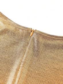 SHEIN Clasi 女士圆领金属装饰褶皱开衩优雅腰身连衣裙，适合派对穿着 - 金色 - 查看 6