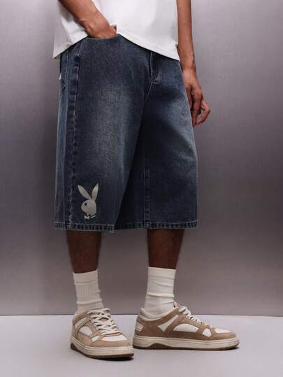 PLAYBOY X SUMWON Quần short denim nam dài đến đầu gối, có logo, kiểu dáng rộng rãi, ống quần dài, phong cách vintage, thích hợp cho mùa hè, phong cách đường phố.