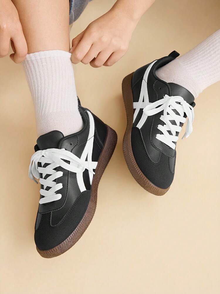 CUCCOO EASI Women's Casual Contrast Color Comfortable Sports Sneakers For Daily Wear For Christmas