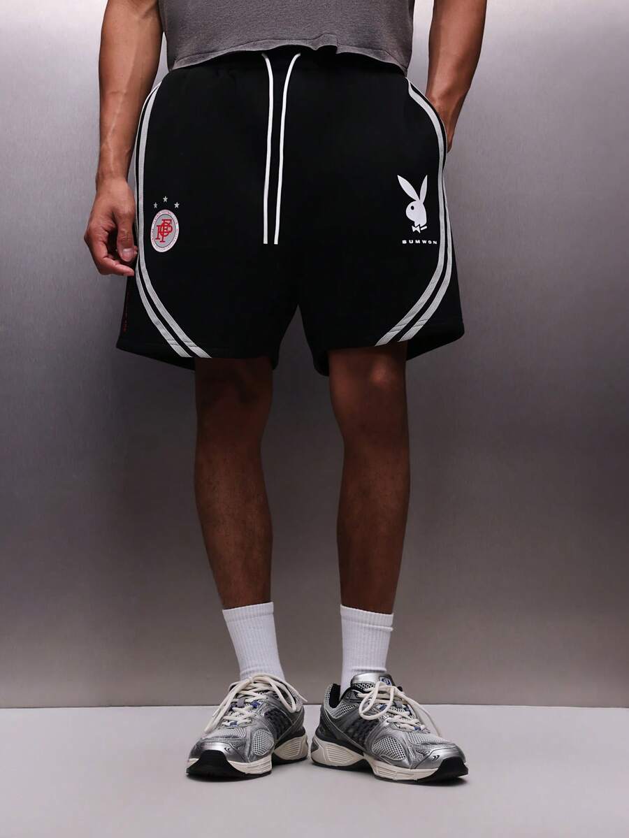 PLAYBOY X SUMWON Quần short bóng rổ nam có dây rút, phối sọc bên hông và viền tương phản, thích hợp mặc hàng ngày vào mùa hè. - màu đen - Xem 1