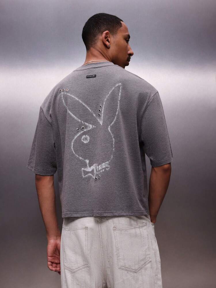 PLAYBOY X SUMWON 남성용 오버사이즈 크루넥 티셔츠 로고 백 프린트 및 금속 아일렛 디테일 반팔 저지 코튼 캐주얼 스트릿웨어 티셔츠