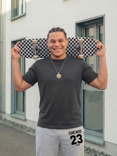 Manfinity EZcore 大码男士纯色圆领休闲短袖 T 恤，夏季