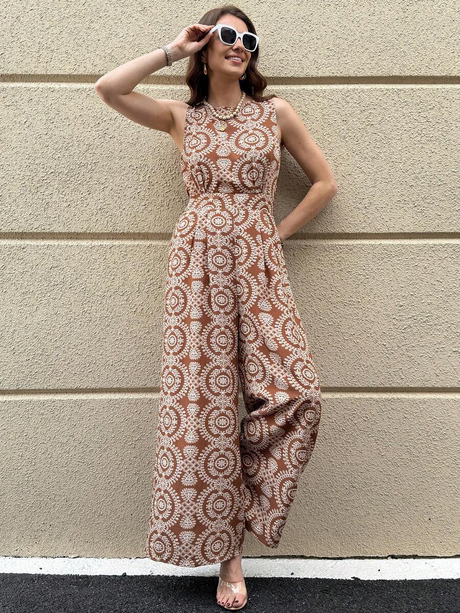 Solivie Bộ jumpsuit nữ thanh lịch hở lưng, dáng rộng, in họa tiết phối màu, thích hợp cho kỳ nghỉ. - Rỉ Nâu - Xem 1