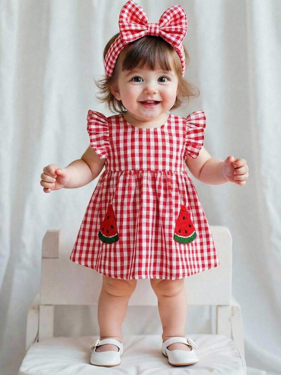 SHEIN 新生女宝宝可爱休闲红白格子草莓图案连衣裙 - 彩色 - 查看 1