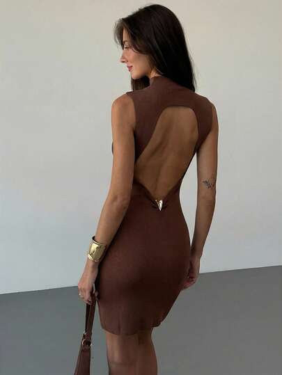 Aloruh Vestido de punto elegante de estilo commuter con hebilla metálica de contraste de color y espalda descubierta, color café