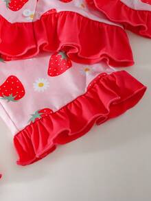 THE HAPPY LOOK Conjunto de 2 piezas de niña joven con cárdigan de cuello suave de punto con estampado de fresa y pantalones de cintura elástica - Rojo - Ver 3