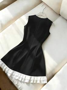 Franclia 百搭都市商务办公通勤可爱甜美情人节小礼服约会派对海滩日常休闲优雅经典圆领无袖迷你连衣裙，饰有水钻花卉装饰撞色褶皱下摆，适合女性穿着。花卉贴花连衣裙黑白连衣裙3D花朵连衣裙可爱黑色连衣裙雏菊连衣裙春季雏菊连衣裙女士黑色春季连衣裙女装优雅连衣裙女士优雅套装女装连衣裙可爱连衣裙最新款连衣裙高品质连衣裙 - 黑與白 - 查看 2