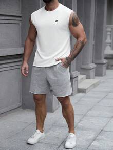 Manfinity Homme 男士圆领字母印花短袖上衣和口袋短裤休闲日常套装 - 彩色 - 查看 1