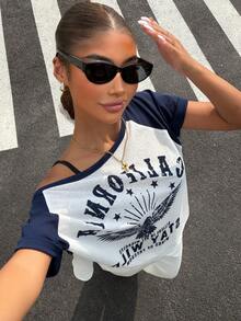 Muchica Áo thun cổ lệch, phối màu tương phản, in hình chim đại bàng và chữ cái. - Nhiều màu - Xem 4