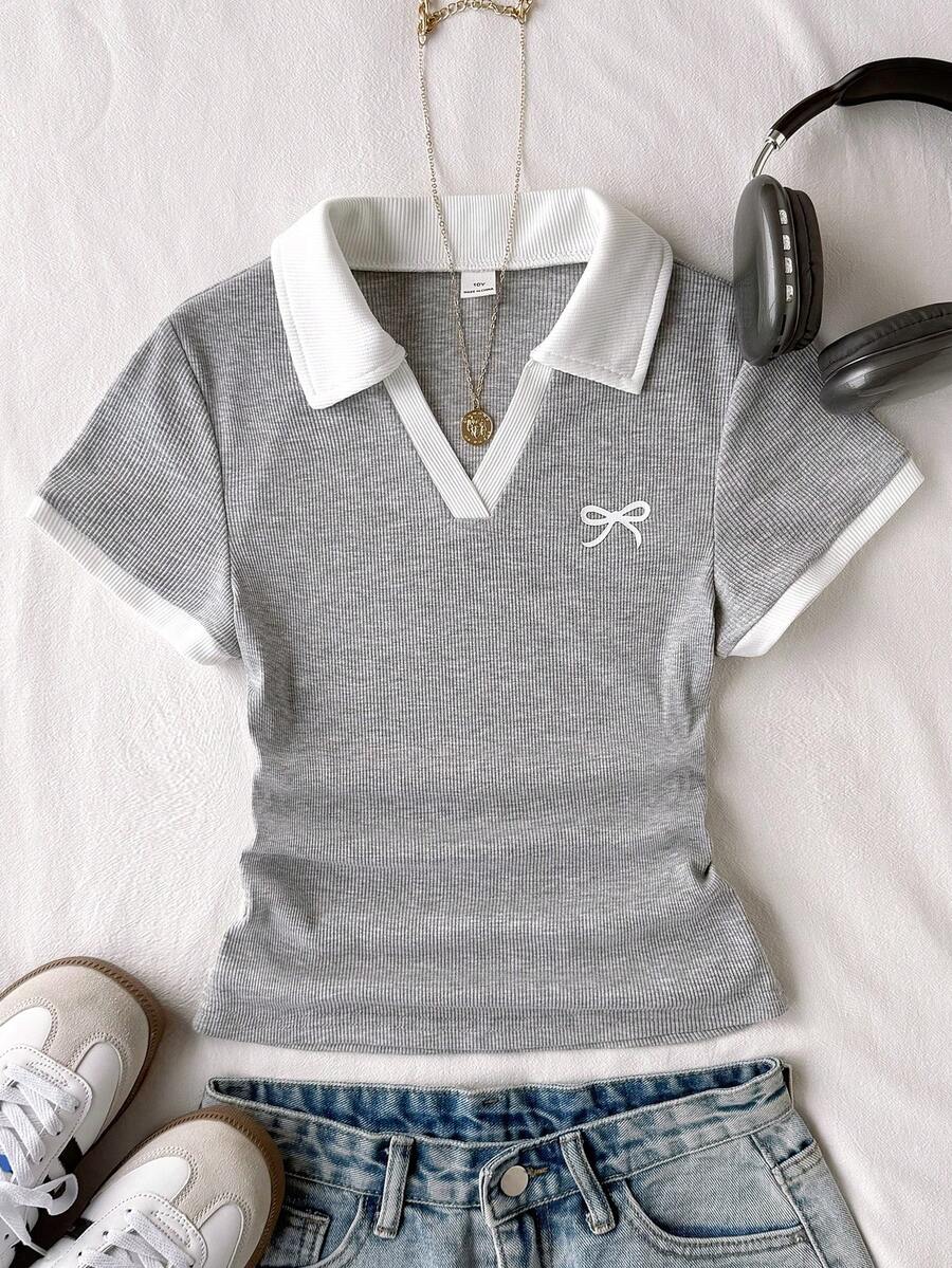 SHEIN 少女撞色蝴蝶结印花短袖V领撞色领休闲T恤 - 淺灰色 - 查看 1