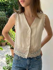 Serisse Áo vest nữ 100% cotton màu trơn phối ren, kiểu dáng Pháp mùa hè, cổ chữ V, chất liệu 100% cotton, viền ren, chất liệu lưới rỗng, thoáng mát và ngọt ngào, thích hợp cho đi làm và mặc thường ngày, tối giản, đa năng cho công sở hoặc dự tiệc, áo ren, mùa hè, áo mùa hè, ngày Valentine, trang phục lễ hội cho nữ, đi biển, áo đi chơi, áo kiểu nữ thanh lịch, áo kiểu thường ngày cho nữ - Màu be - Xem 2