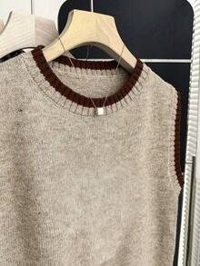 SHEIN Franclia 撞色针织背心，V领撞色滚边，宽松版型，柔软针织面料，撞色设计，活泼甜美复古风，适合春季叠穿、校园约会、日常穿着，百搭单品，撞色设计不单调，宽松版型显瘦，韩式软妹休闲风，内搭衬衫更添甜美，搭配百褶裙更显甜美，搭配牛仔裤更显甜美酷感 - 摩卡棕 - 查看 6