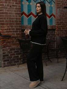 Andrea Bello 2 件套女士撞色立领毛衣和裤子套装，休闲 - 黑與白 - 查看 6