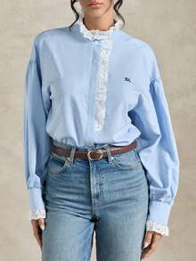 Briarwyn 2026新款女士春秋季蕾丝拼接长袖立领刺绣休闲衬衫，夏季，情人节，沙滩，优雅女士上衣 - 藍白色 - 查看 6