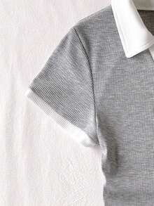 SHEIN 少女撞色蝴蝶结印花短袖V领撞色领休闲T恤 - 淺灰色 - 查看 4