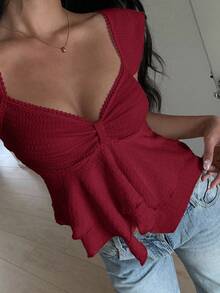 SHEIN EZwear 女士纹理针织荷叶边下摆甜心领短袖优雅T恤，锐舞上衣 - 酒紅色 - 查看 2