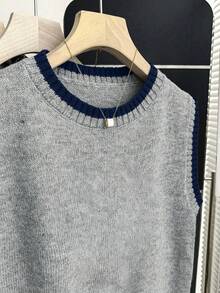 SHEIN Franclia 燕麦色撞色爱心针织背心，圆领配红色滚边，超大爱心提花图案，宽松版型，柔软针织面料，撞色设计，活泼甜美复古风，休闲叠穿，适合春季，可搭配衬衫、百褶裙或牛仔裤。 - 深灰色 - 查看 6
