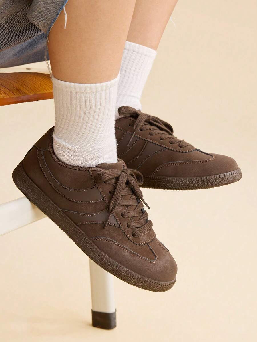 CUCCOO EASI 2026 Nuevos zapatos deportivos planos casuales versátiles de estilo retro marrón para mujer de primavera - Marrón - Ver 1