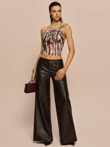 Olia Maree Olia Maree 复古棕白斑马纹网纱单肩扭结褶皱修身性感露脐上衣 单肩上衣 夜店上衣 围巾上衣 单肩衬衫 棕色印花上衣 斑马纹上衣 镂空上衣 露脐上衣 伊比沙岛上衣 棕色抹胸上衣 单肩上衣 女士上衣 夏季女士上衣 夏季女士套装 女士两件套 - 彩色 - 查看 3