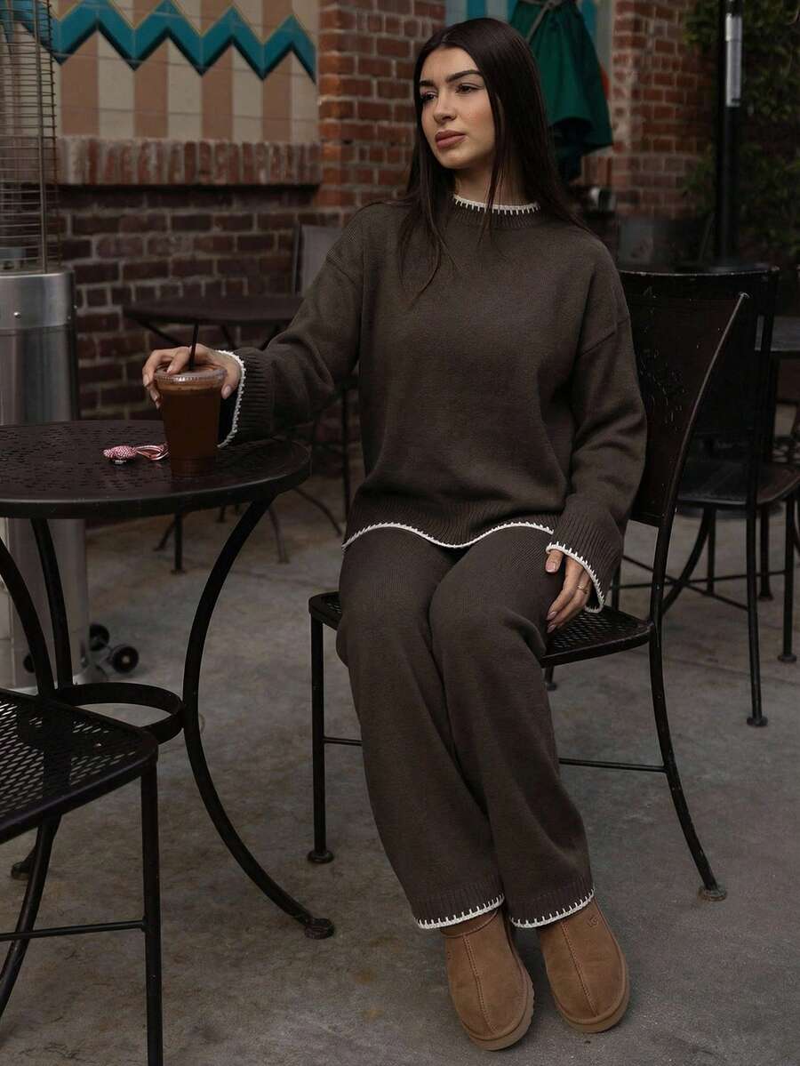 Andrea Bello Set Sweater Rajut Wanita 2 Potong dengan Trim Kontras, Leher Bulat, Bahu Jatuh, Lengan Panjang, dan Belahan di Bagian Bawah - Chocolate Brown - View 1