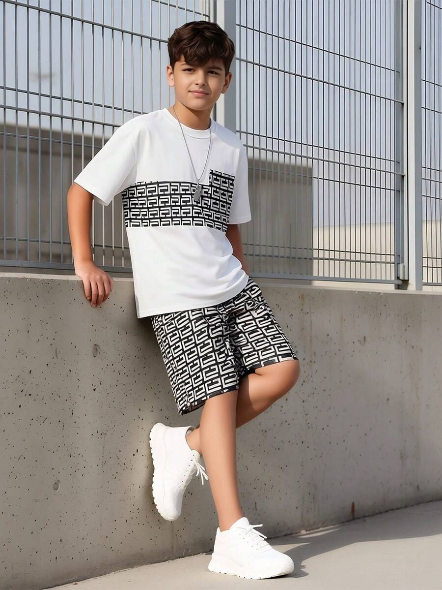 SHEIN Vacaura 2 Stück/Set Sommer Farbblock Buchstaben Patchwork Rundhals Kurzarm T-Shirt und lässige Mode 3D Buchstaben Stil Sport Shorts für Teenager Jungen - Verschiedenfarbig - Übersicht 1