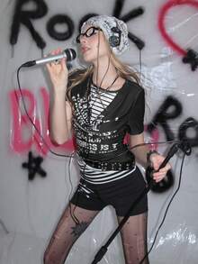 Bloopia 女士长袖针织美式复古条纹印花修身时尚性感T恤 - 黑色 - 查看 3