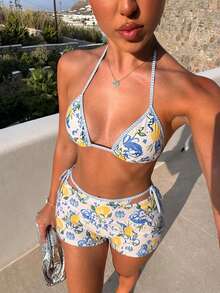 Costavie Swim Mod 热销新品优雅波西米亚复古风三合一比基尼套装，性感可爱泳装，活力蓝白撞色，柠檬和玛瑙瓷砖印花，三角挂脖上衣，性感丁字裤，高腰平角短裤，可变换多种穿搭方式，Y2K 辣妹风，完美适用于夏季海滩度假、泳池派对、日光浴、游泳、音乐节以及打造时尚摩登度假氛围。 - 彩色 - 查看 4
