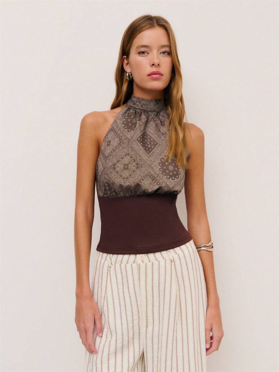 Nöista 佩斯利印花露背上衣，饰有精致的图案，并采用贴身罗纹腰带设计。适合波西米亚风、节日、夏季和春季穿着。 - 鏽棕色 - 查看 1