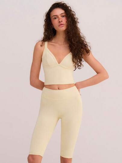 Athîral 女士休闲浅黄色背心和短裤运动套装