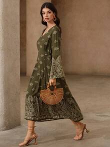 Rafferiza 女士佩斯利印花荷叶袖连衣裙，穆斯林风格连衣裙，优雅长裙，休闲日常V领长裙 - 綠色 - 查看 3