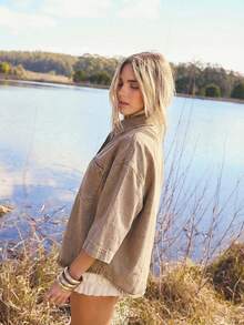 Aralina Áo sơ mi denim nữ dáng rộng, vai rớt, cài một hàng cúc, có túi, kiểu dáng thường ngày. - Cà phê nâu - Xem 6