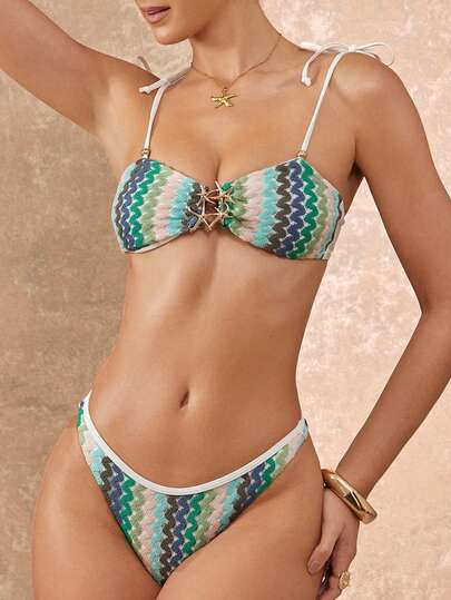Lumalex 彩色波浪网纱面料胸前星星装饰细肩带露背沙滩比基尼两件套泳衣