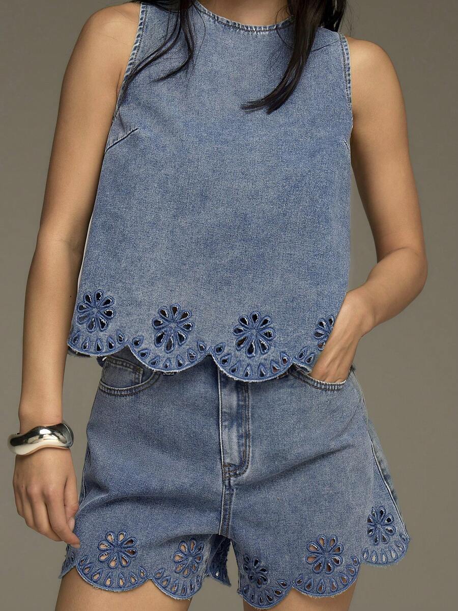 COSMINA Denim 女士无袖刺绣牛仔上衣和短裤套装，镂空牛仔上衣和短裤套装，扇形下摆，休闲优雅度假牛仔两件套 - 藍色 - 查看 1