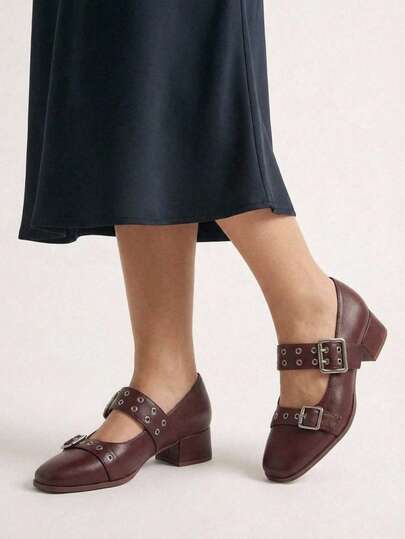 Zapato de tacón ancho, zapato cerrado mujer, zapato con hebillas, zapato con ojillos, calzado femenino elegante, zapato cómodo, zapato de vestir mujer