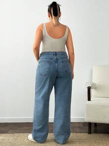 EURMUSE Plus Size Casual Everyday Washed Slant Pocket Straight Leg Jeans - Medium Wash - View 2