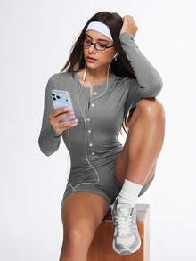 Gameset SHEIN Sport Mono deportivo casual de mujer de unicolor, cuello redondo, manga larga y diseño con botones - Gris - Ver 1