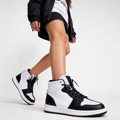 Tenis Altos Blanco y Negro – Estilo Urbano Clásico