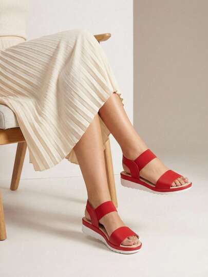 Sandalia de plataforma baja, sandalia con elástico, sandalia cómoda, sandalia casual mujer, sandalia de uso diario, calzado femenino, sandalia práctica