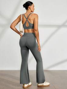 Activina 女士纯色镂空设计日常健身运动文胸 - 獵人綠 - 查看 7