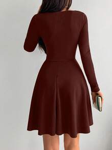 Elegant Solid Color Waist Cinched Long Sleeve Dress For Commuting - Brown - View 2