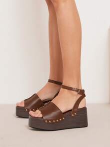VACAZURE Women's Minimalist One Band Ankle Strap Thick Platform Sandals With Rivets Decor - Maroon - View 3