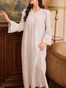 SHEIN Áo ngủ maxi dài tay màu trắng thêu ren kiểu cung đình - trắng - Xem 1