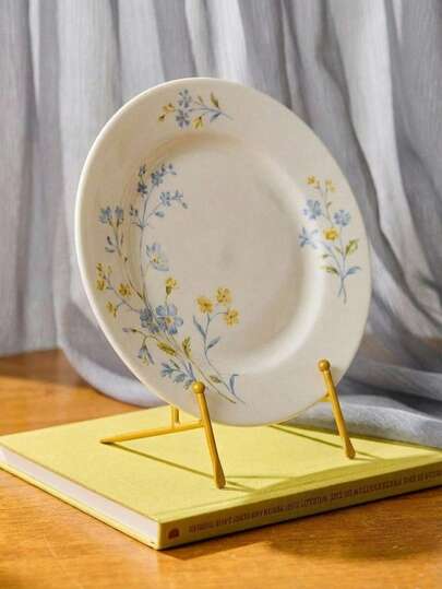 Cirelle Triangular Metal Display Stand - Geometric Iron Shelf For Home Decor & Organizing Small Items