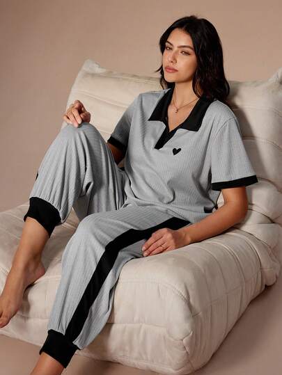 Lazeform Contrast Color Patchwork Collar Heart Embroidery Short Sleeve Pajama Set, Plus Size